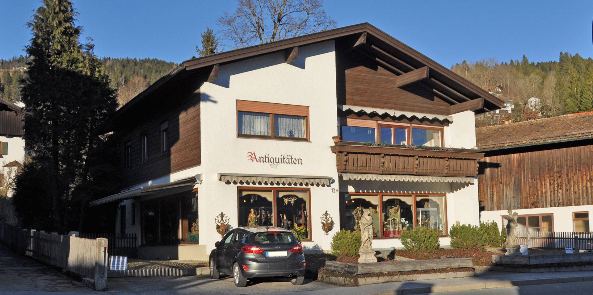 Ladengschäft von Antiquitäten Greinwald in Schliersee / Oberbayern